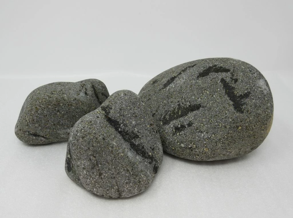 Schwarzer Findling Unterschiedliche Farb- Und Form-Spektren Per 1kg 3 Schwarzer Findling Unterschiedliche Farb- Und Form-Spektren Per 1kg