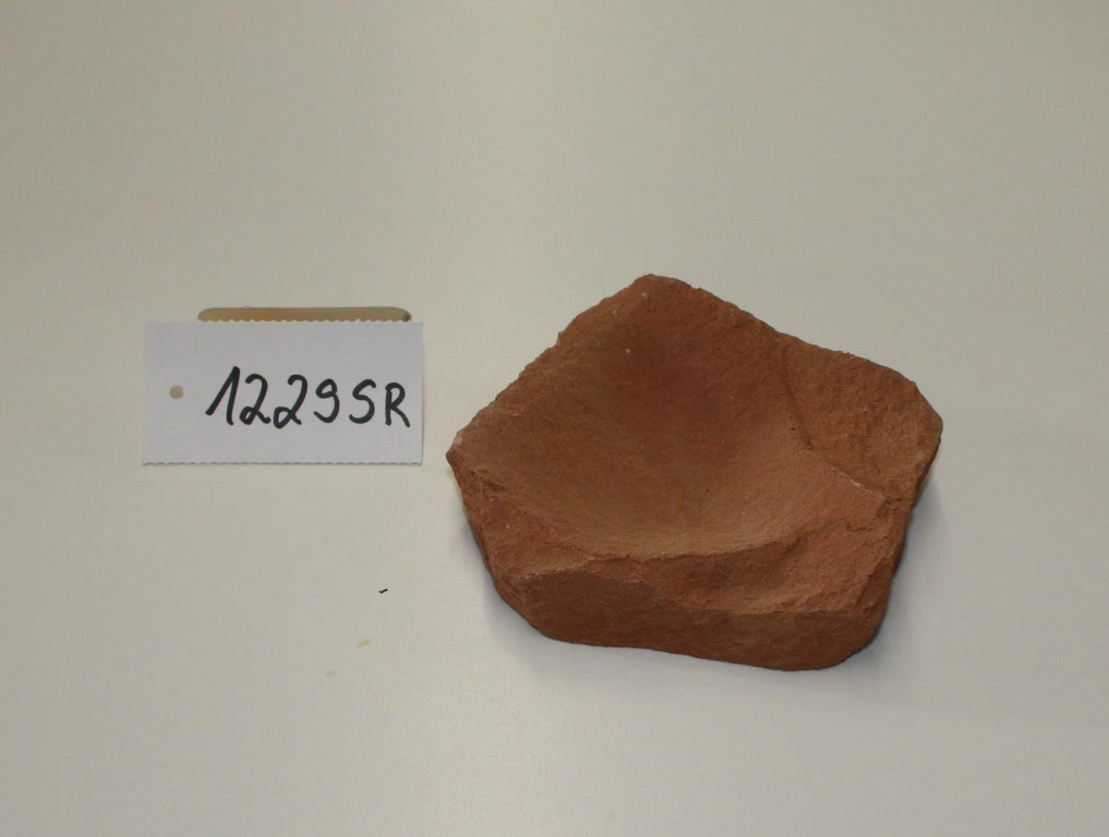 Futterstelle S 9,5x8,5x2,5 Cm, Farbe Sandstein-Rot, Aquarium-Dekoration Aus Mineralguss 3 Futterstelle S 9,5x8,5x2,5 Cm, Farbe Sandstein-Rot, Aquarium-Dekoration Aus Mineralguss