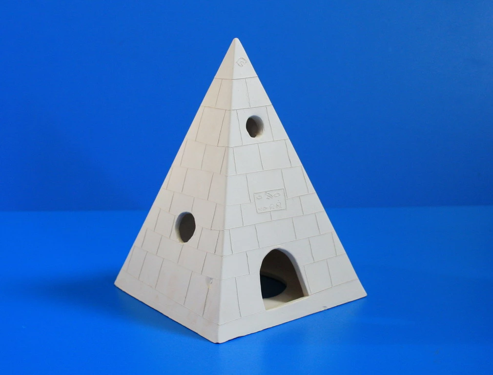 Pyramide Weiß Aus Ton- Brut- Oder Versteckplätze 3 Pyramide Weiß Aus Ton- Brut- Oder Versteckplätze